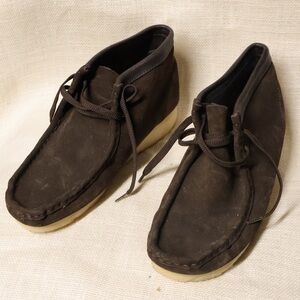 Clarks Brown Suede Chukka Boots with Crepe Sole